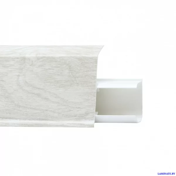 Плинтус Winart Quadro Гритор 575