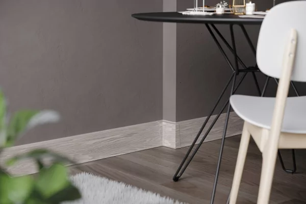 Плинтус Cezar Hi-LINE Prestige Дуб Хокайдо М232 от магазина  Juteks.by